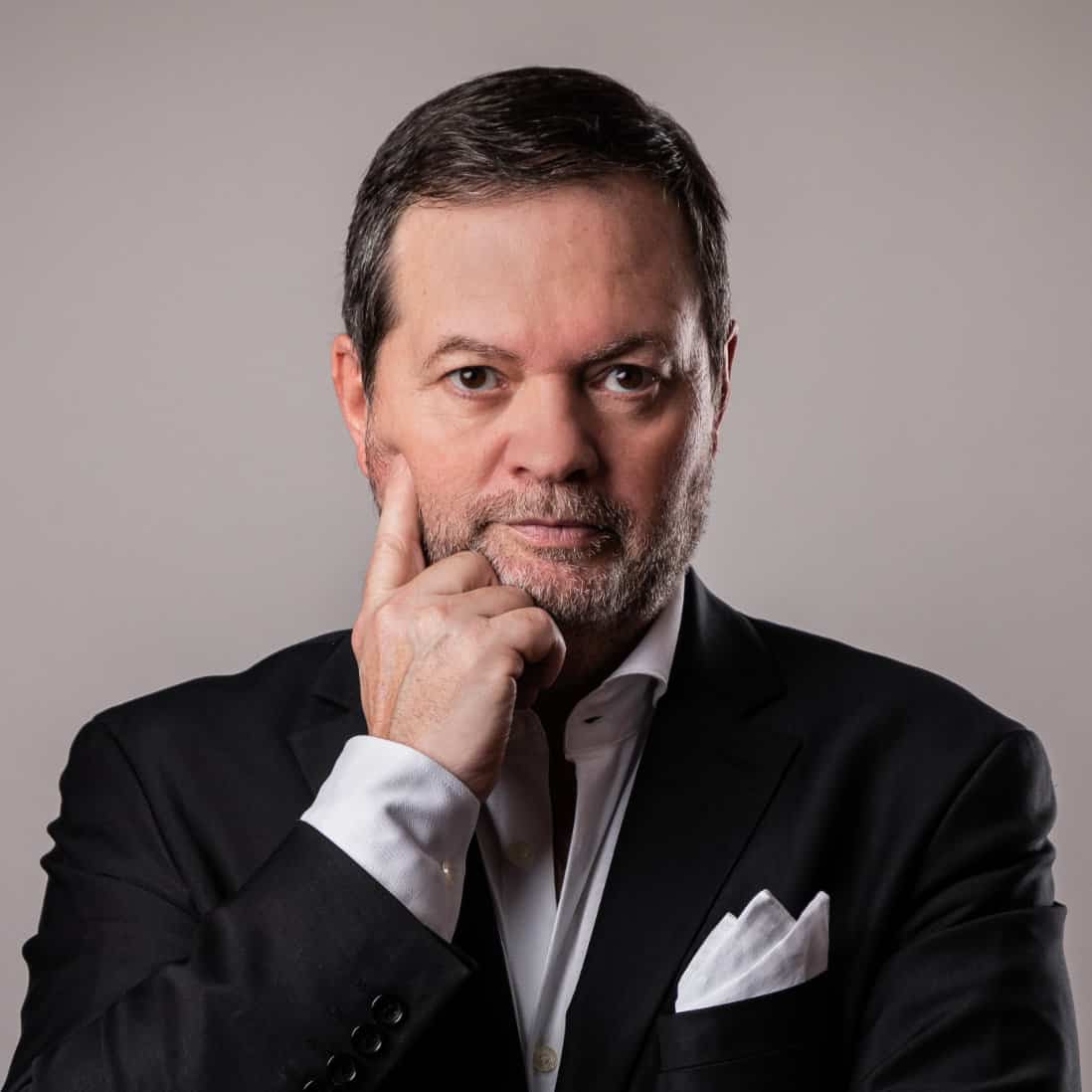 portrait_mini-Carre-madelrieux@3x